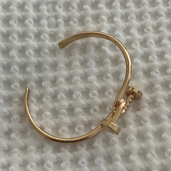 New Gold Tone Nail Twist Cuff Bracelet - Picture 5 of 15